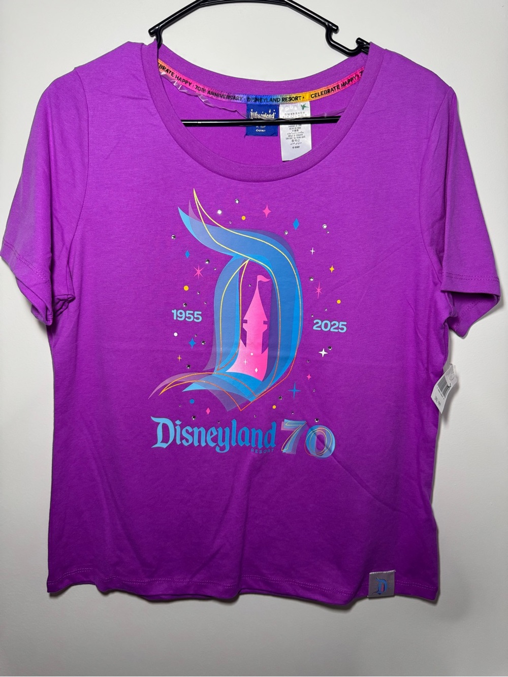 NWT Disney Disneyland Resort 70th Anniversary Berry Cropped Women’s T Shirt Med